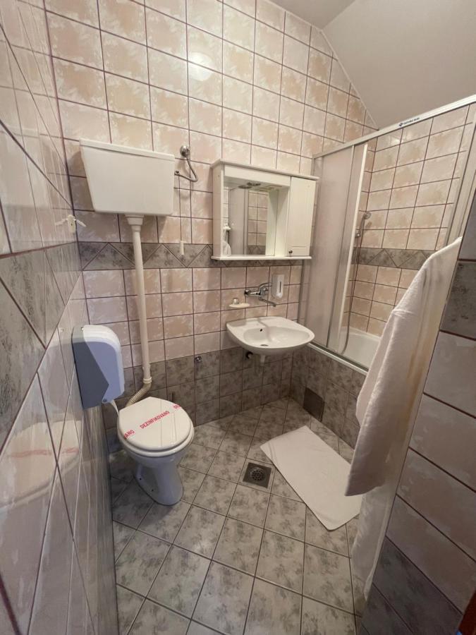 נובי סאד Hotel Lupus מראה חיצוני תמונה