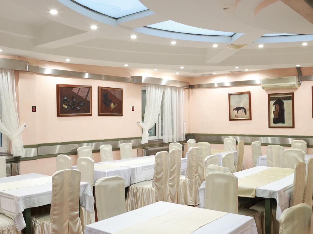 נובי סאד Hotel Lupus מראה חיצוני תמונה